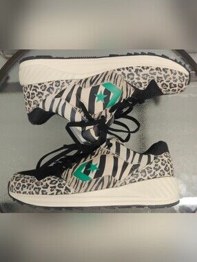 Converse Wave Trainer Leopard Size Men's 10.5/Women's 12